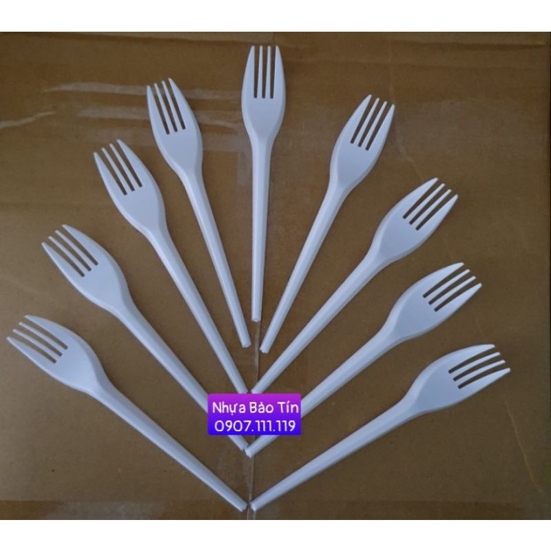 Nĩa nhựa dùng 1 lần, nĩa cứng cáp, trắng tinh, hàng đẹp, Bịch 50 cái