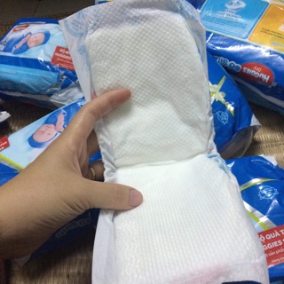 (Tã trần) Miếng lót sơ sinh Huggies NB1 - 100 miếng