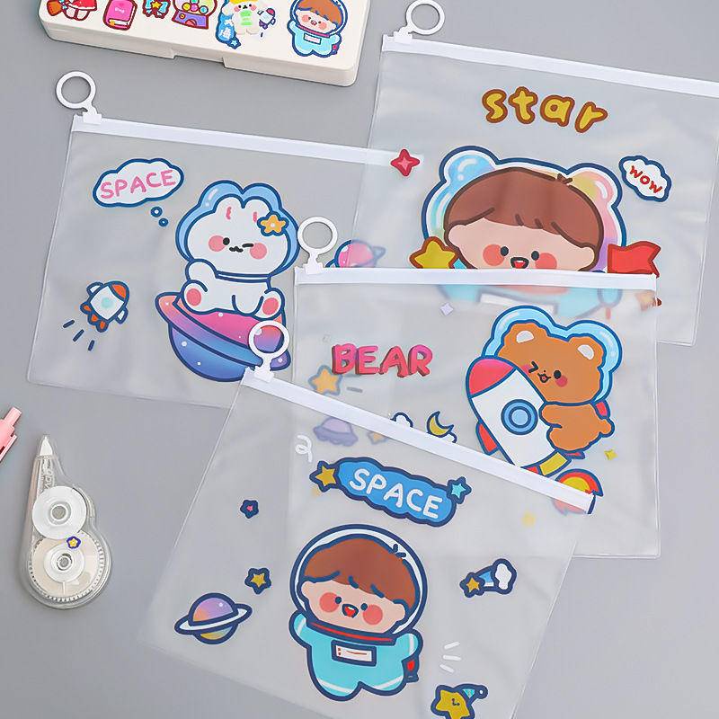 ⭐ iLado ⭐  Hộp bút chì thiết kế chia nilong chủ đề nhân vật túi zip nhỏ hộp vải đựng đồ Hộp đựng hộp bút hologram bút cute theme bọc zip tiểu an văn phòng phẩm Đa Dụng túi đựng đồ dùng cá nhân hình