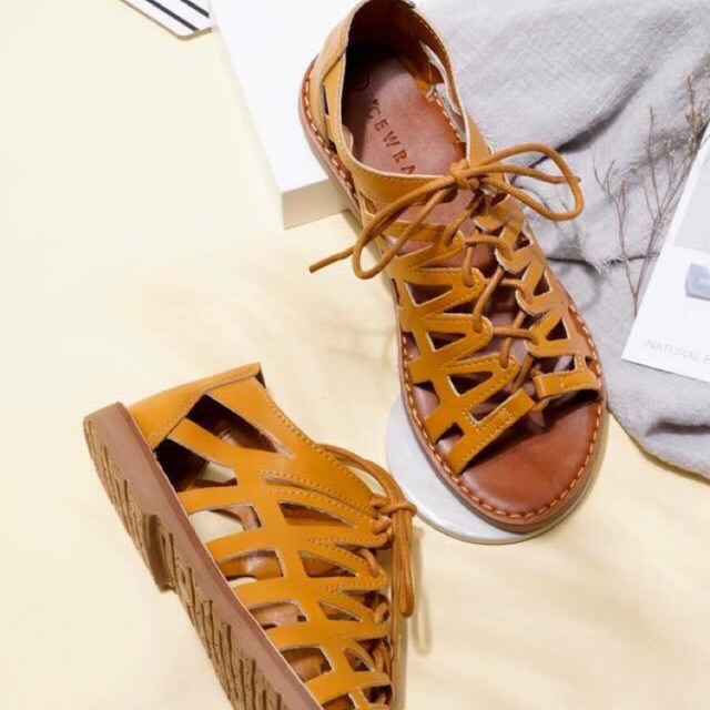 [Size 35] Giày Sandal chiến binh đế bệt hở mũi bít gót Màu Vàng | AShoes VNXK