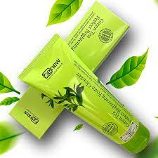 Sữa rửa mặt trà xanh sạch mụn Benew Green Tea Brightening 160ml