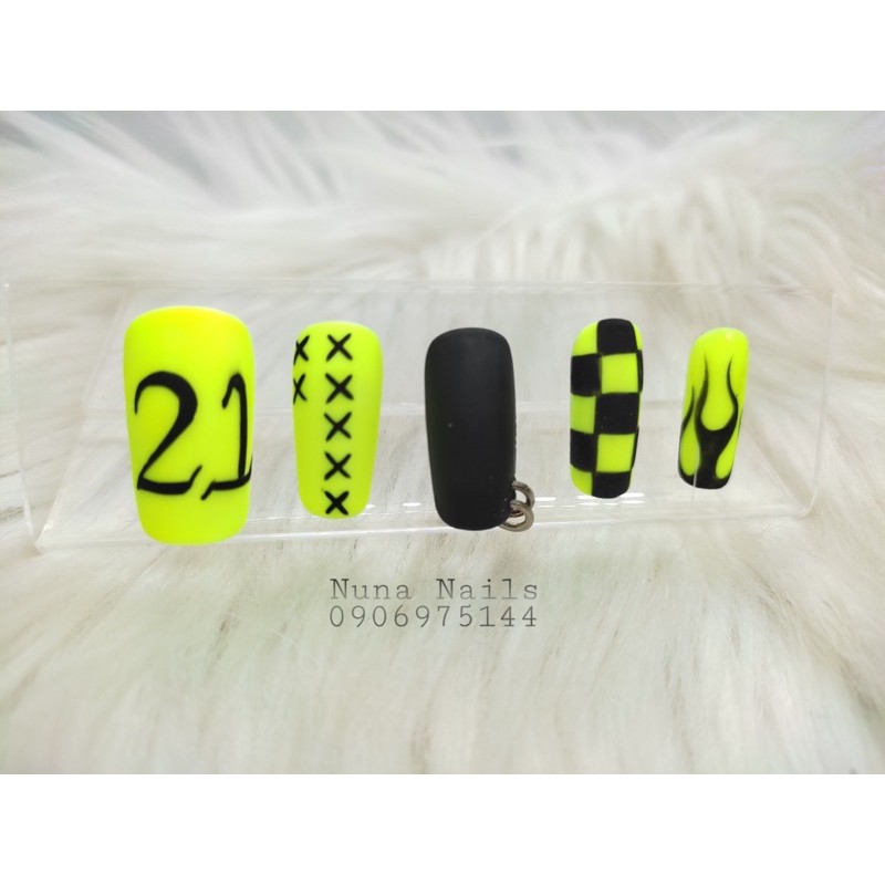 nailbox design móng úp  thiết  kế caro ngọn lửa  inbox chọn size &amp; shape có thể đổi màu đầy đủ phụ kiện CÓ NOW SHIP