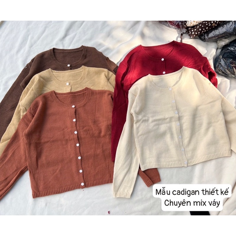 Áo len cadigan cổ tròn cúc nhỏ viền gân - Váy hoa nhí cổ sen 1651