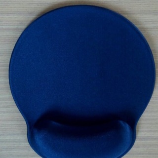 Image of 無毒無味 頂級材料 台灣製造 電腦矽膠滑鼠墊工廠黑色灰色藍色隨機出貨 裸裝 隆起 內部為頂级昂貴矽膠另一款 藍色滑鼠墊I