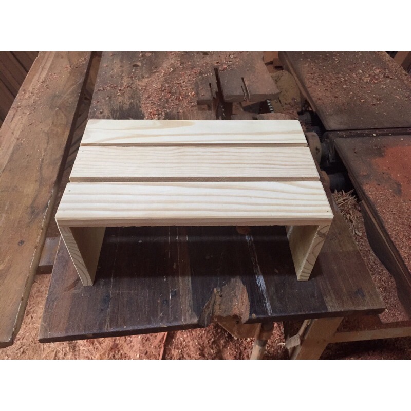 Ghế ngồi bằng gỗ