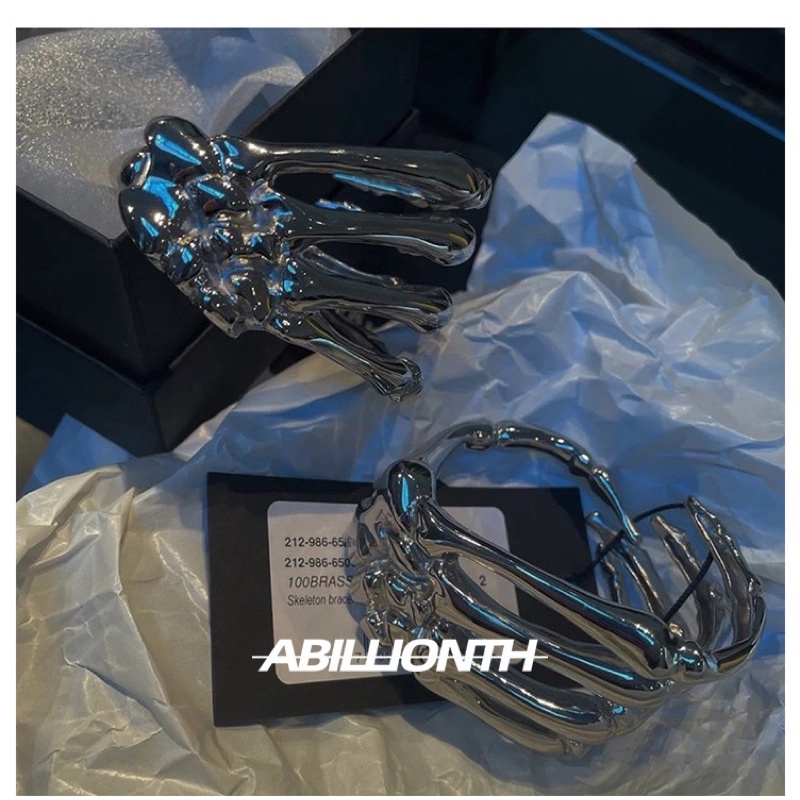 Vòng đeo hình xương bàn tay cực cá tính