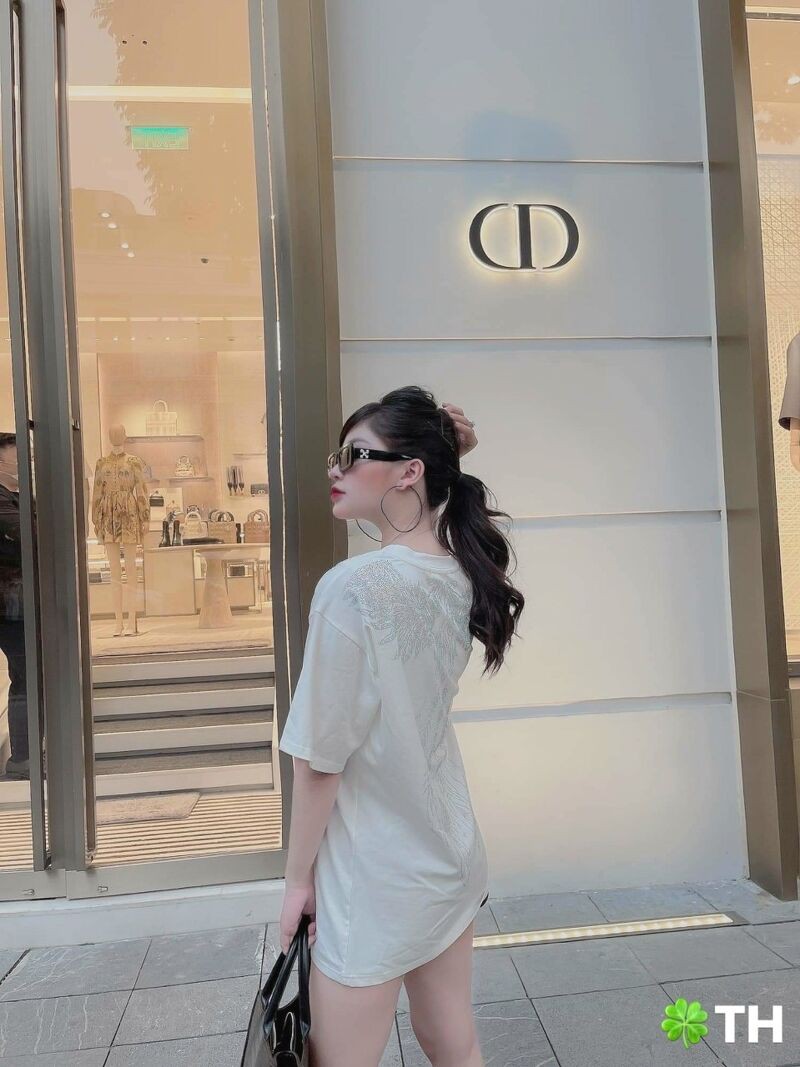 Áo phông đá cánh nhiều màu sắc | BigBuy360 - bigbuy360.vn