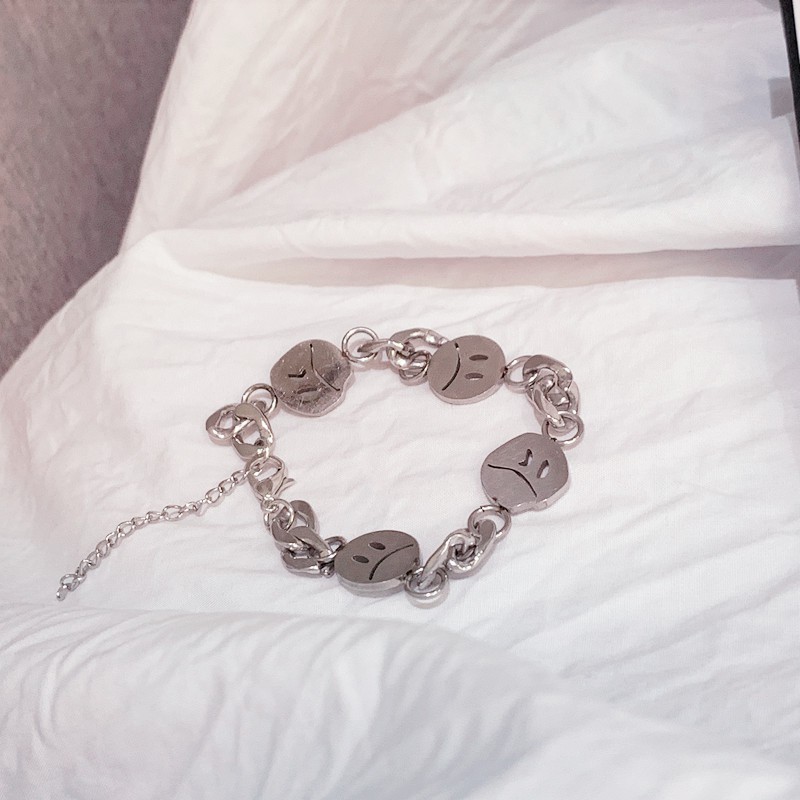 Vòng Tay Mặt Cười Bằng Thép Titanium B901