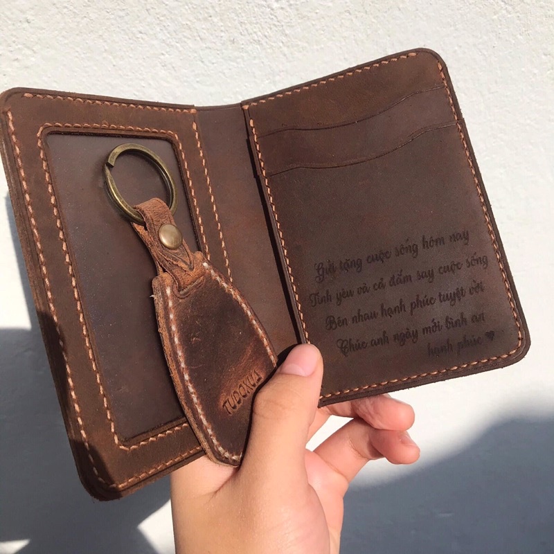 Ví da đứng khắc tên theo yêu cầu, chất liệu da bò thật tặng kèm móc khóa da, làm quà tặng sinh nhật