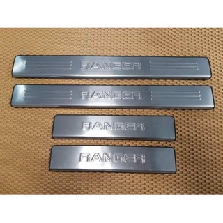 Ốp bậc cửa bên ngoài xe Ford Ranger ,nẹp bước chân bên ngoài inox
