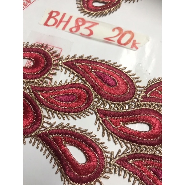 Set 2 bông hoa thêu chỉ lụa