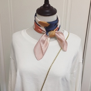 Khăn turban lụa vuông in hoa size 70x70cm - Maben