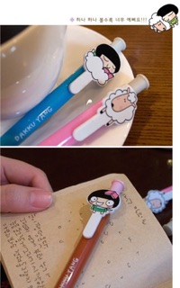 Bút bi xanh cute