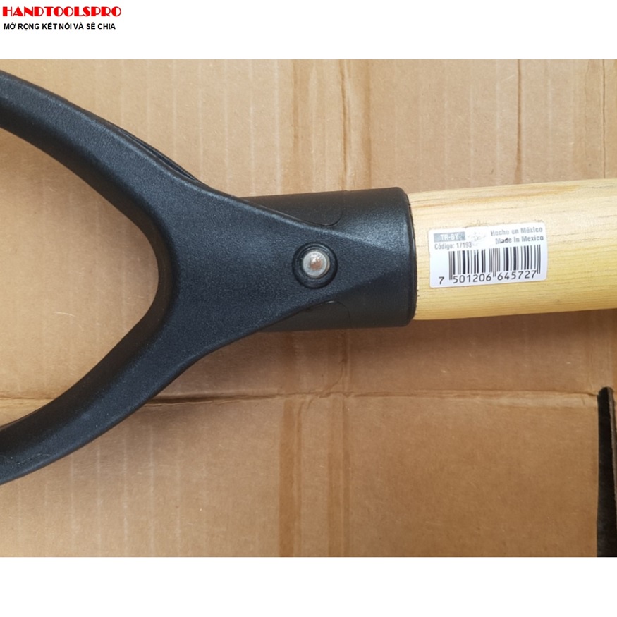 Xẻng nhọn làm vườn cán gỗ 70cm MEXICO Truper 17193