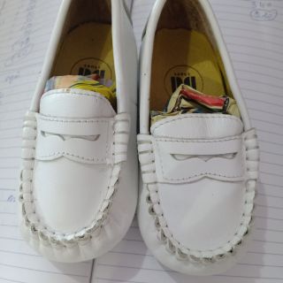 Giầy bé hạnh