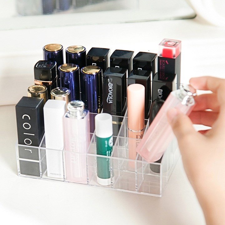 Khay Kệ Đựng Son 24 Ô Chứa Được Mỹ Phẩm Nhỏ Cùng Cọ Trang Điểm Chất Liệu Mica Trong Suốt