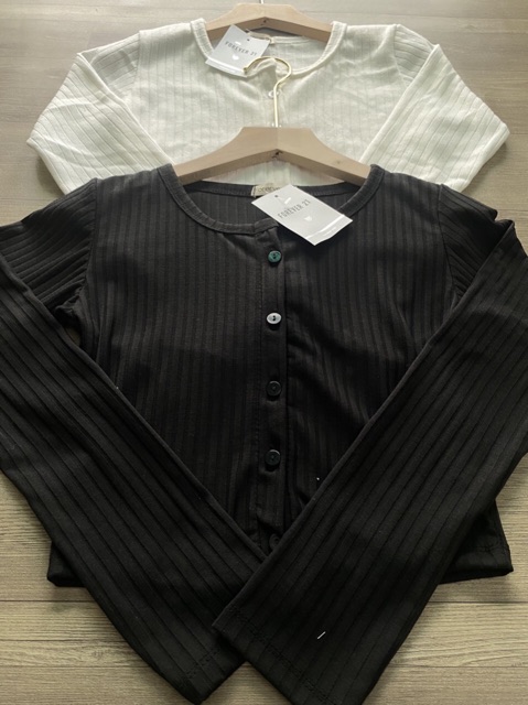 Áo croptop kiểu nút gài tay dai