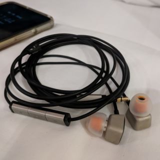 Tai nghe Harman Kardon AE cũ chuyên trị edm,  bass hay,  âm thanh chất vượt tầm giá
