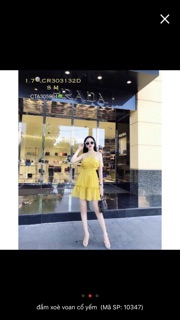 Đầm xoè voan cổ yếm