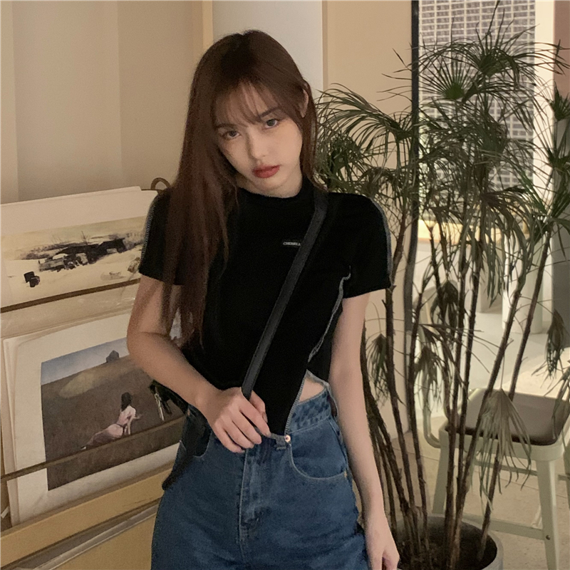 Áo thun croptop ngắn tay ôm dáng xinh xắn dành cho nữ