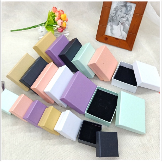 Hộp Bao bì Hộp Kỹ thuật Trơn đựng trang sức Nhẫn, Kim Cương, Bông tai nhỏ, Nhiều màu  5 * 5 * 3 cm