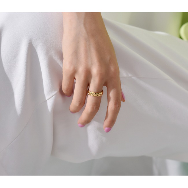 [FreeShip] Nhẫn nữ Titan chéo hình lưới J3-101 - CAM KẾT KHÔNG BAY MÀU