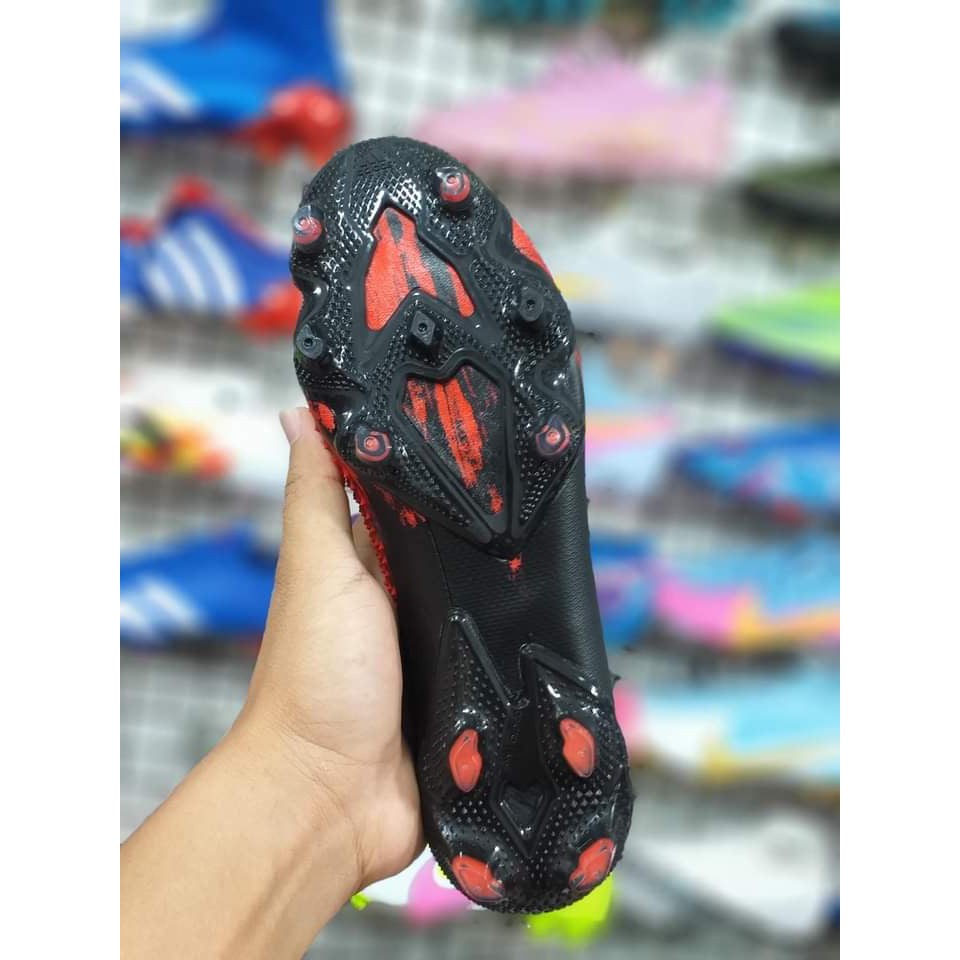 Giày đá bóng sân cỏ tự nhiên Adidas Predator Mutator 20.1 FG Đen Đỏ