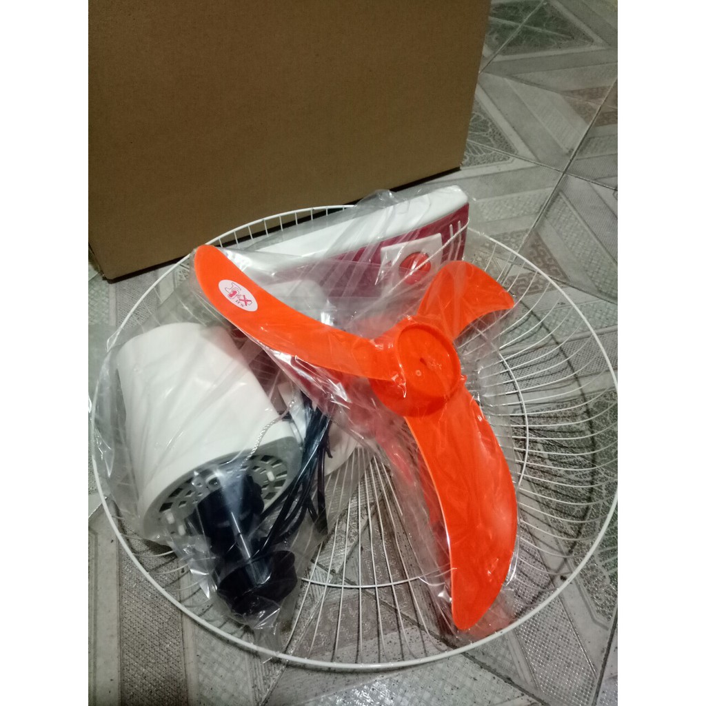 Quạt treo tường