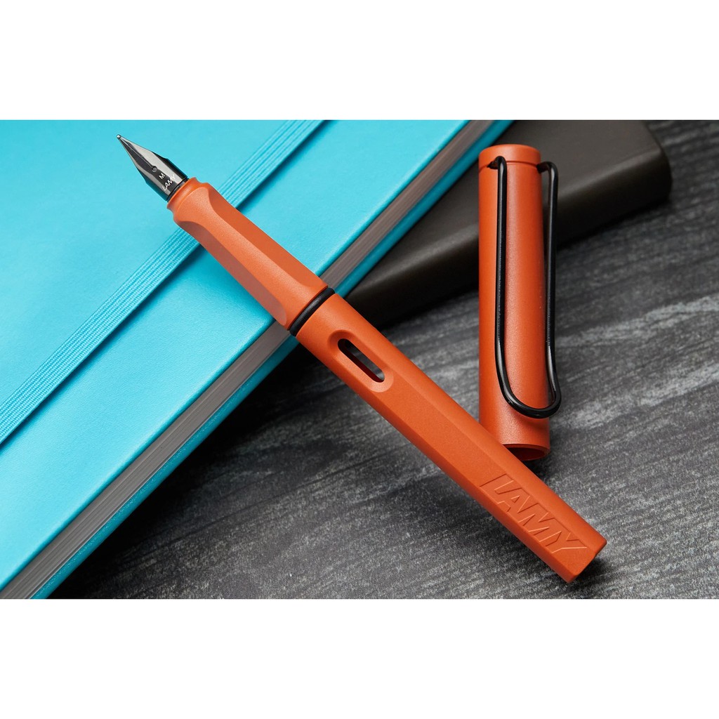 Bút Máy Lamy Safari Fountain Phiên Bản Special Edition 2021 - Màu Terra Red