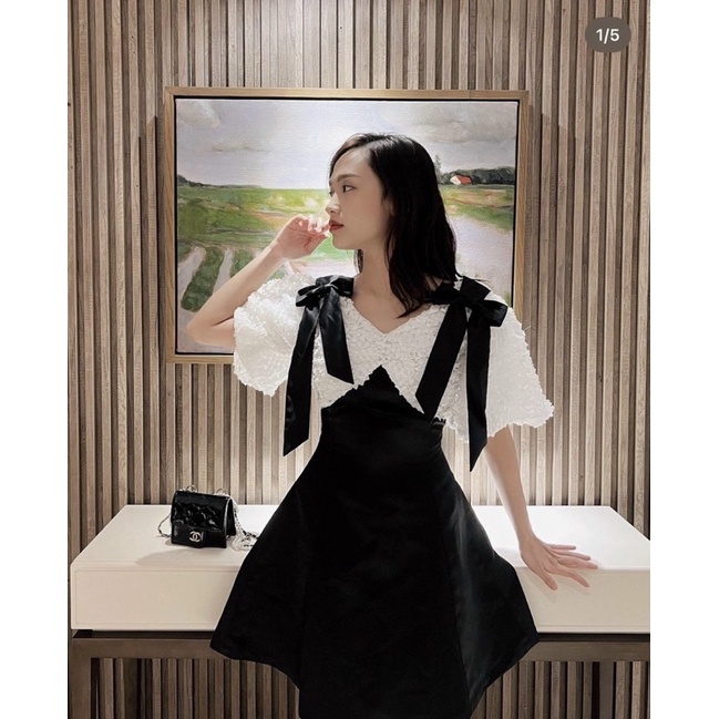 ĐẦM LÔNG TRẮNG PHỐI NHUNG NƠ VAI