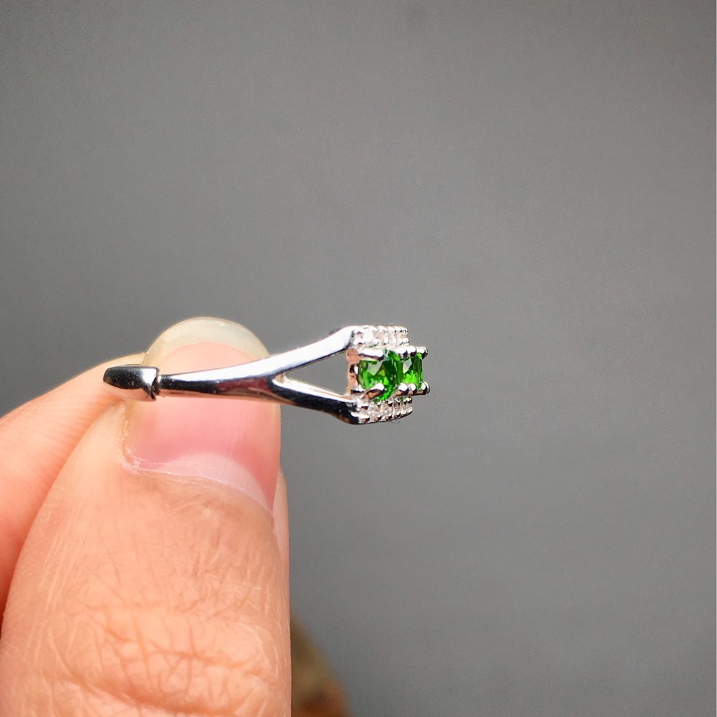 Vòng đá phong thủy - nhẫn bạc diopside