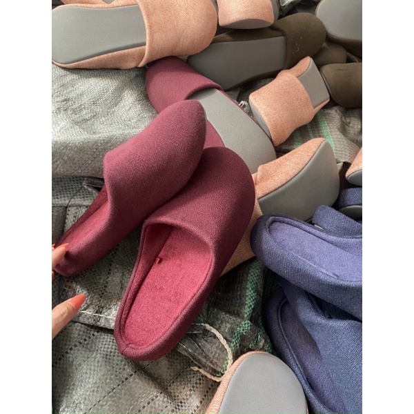 Dép bông đi trong nhà