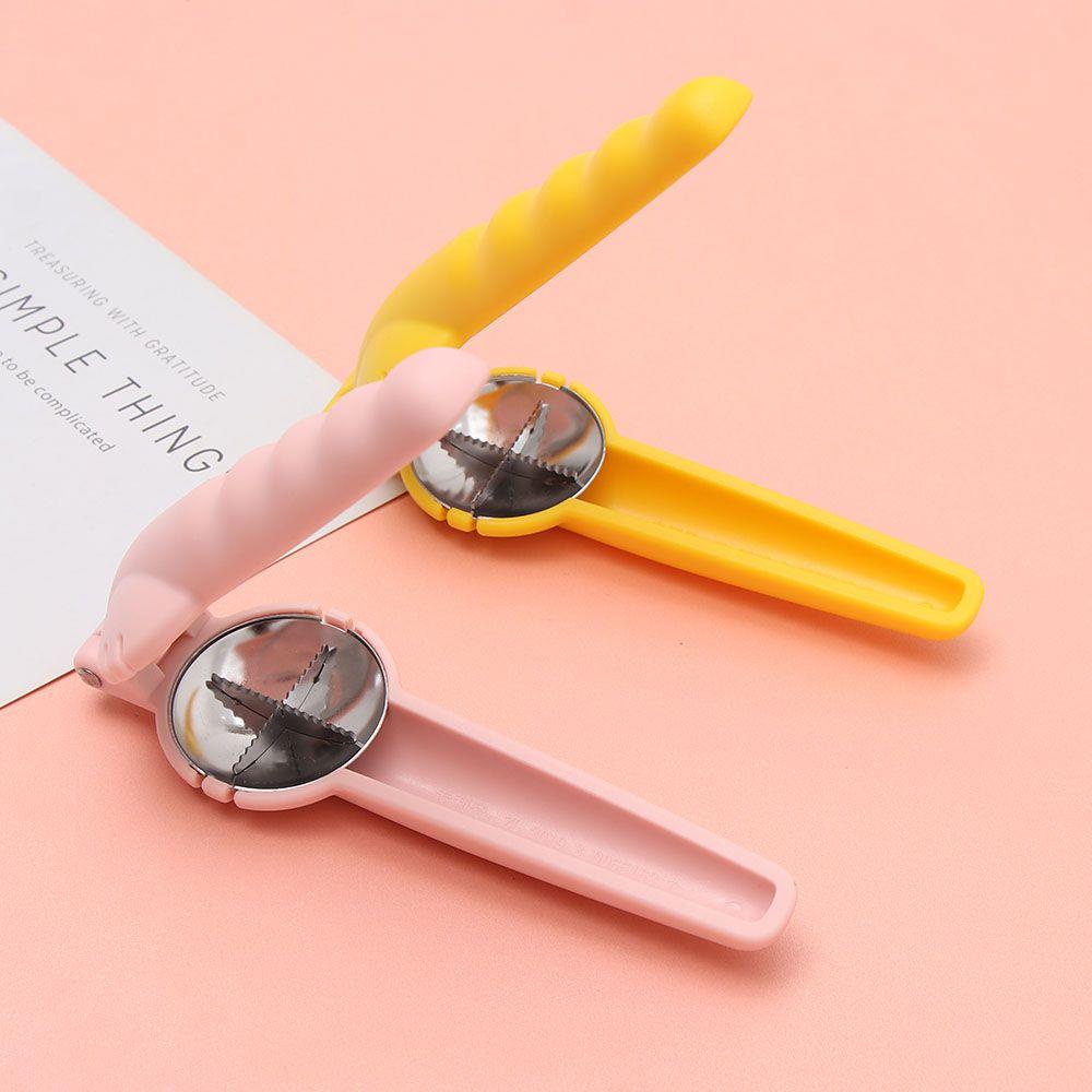 Dụng Cụ Kẹp Cắt Vỏ Hạt Dẻ Thiết Thực Cho Nhà Bếp