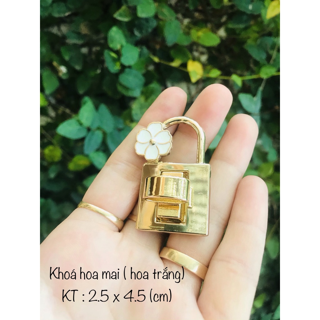 Khóa hoa mai kèm U