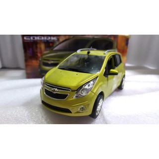 Mô hình xe Chevrolet Spark tỷ lệ 1:24