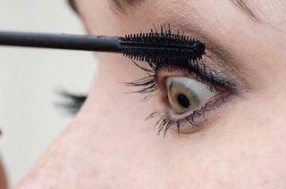 Mascara làm dày mi Eveline Nga