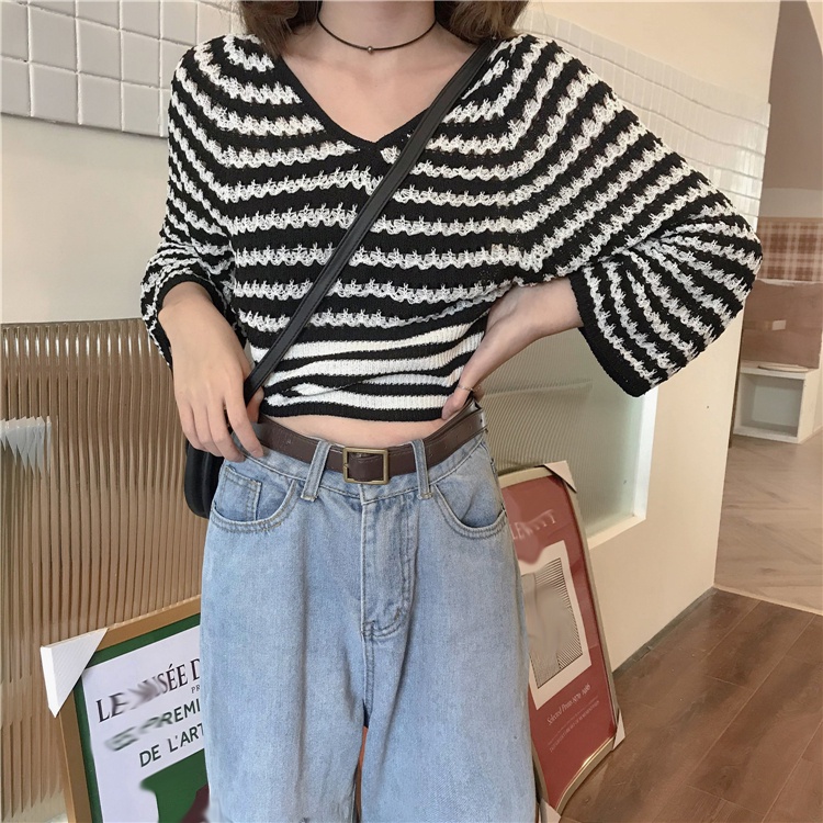 【ZHELIHANGFEI】Áo Sweater Dệt Kim Tay Dài Cổ Chữ v Ngắn Kẻ Sọc Có Hương Thơm Phong Cách Mới Cho Nữ