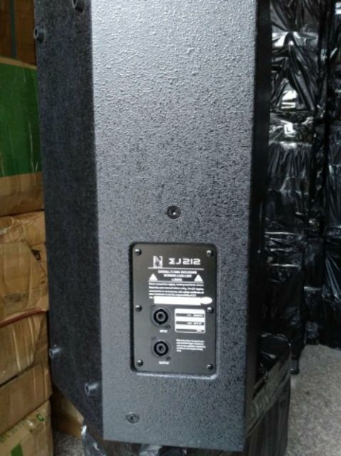 Loa thrreta B3