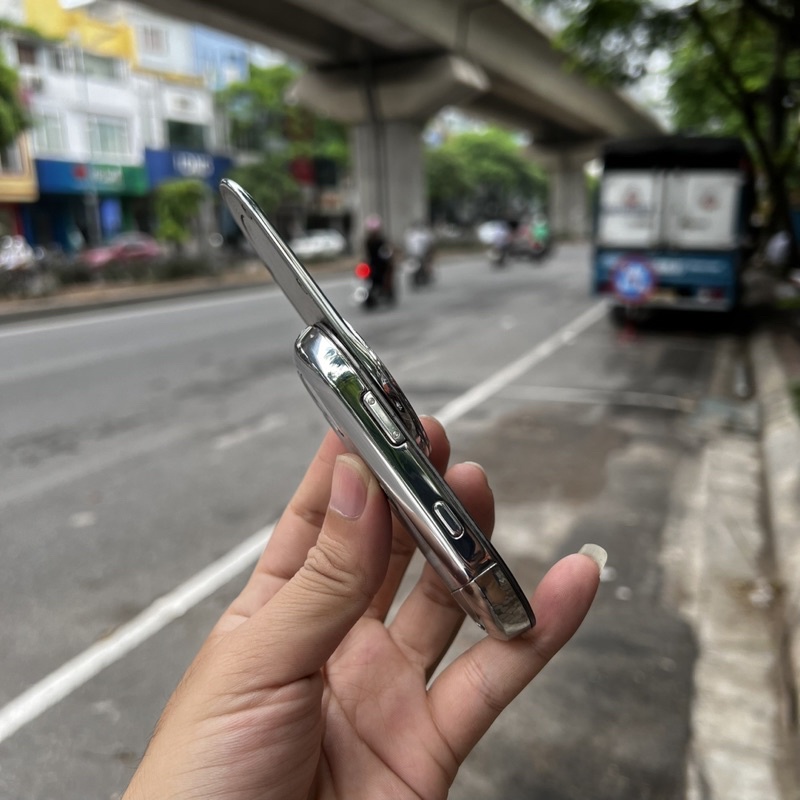 NGUYÊN ZIN, chính hãng điện thoại cổ Motorola aura