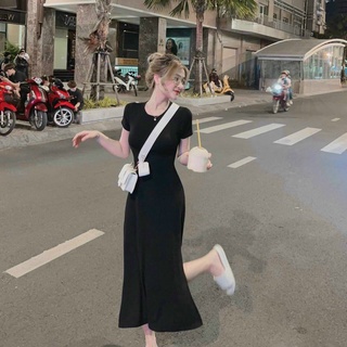 Đầm thun nữ cổ tròn tay ngắn dáng dài sẻ tà , đầm đuôi cá đen