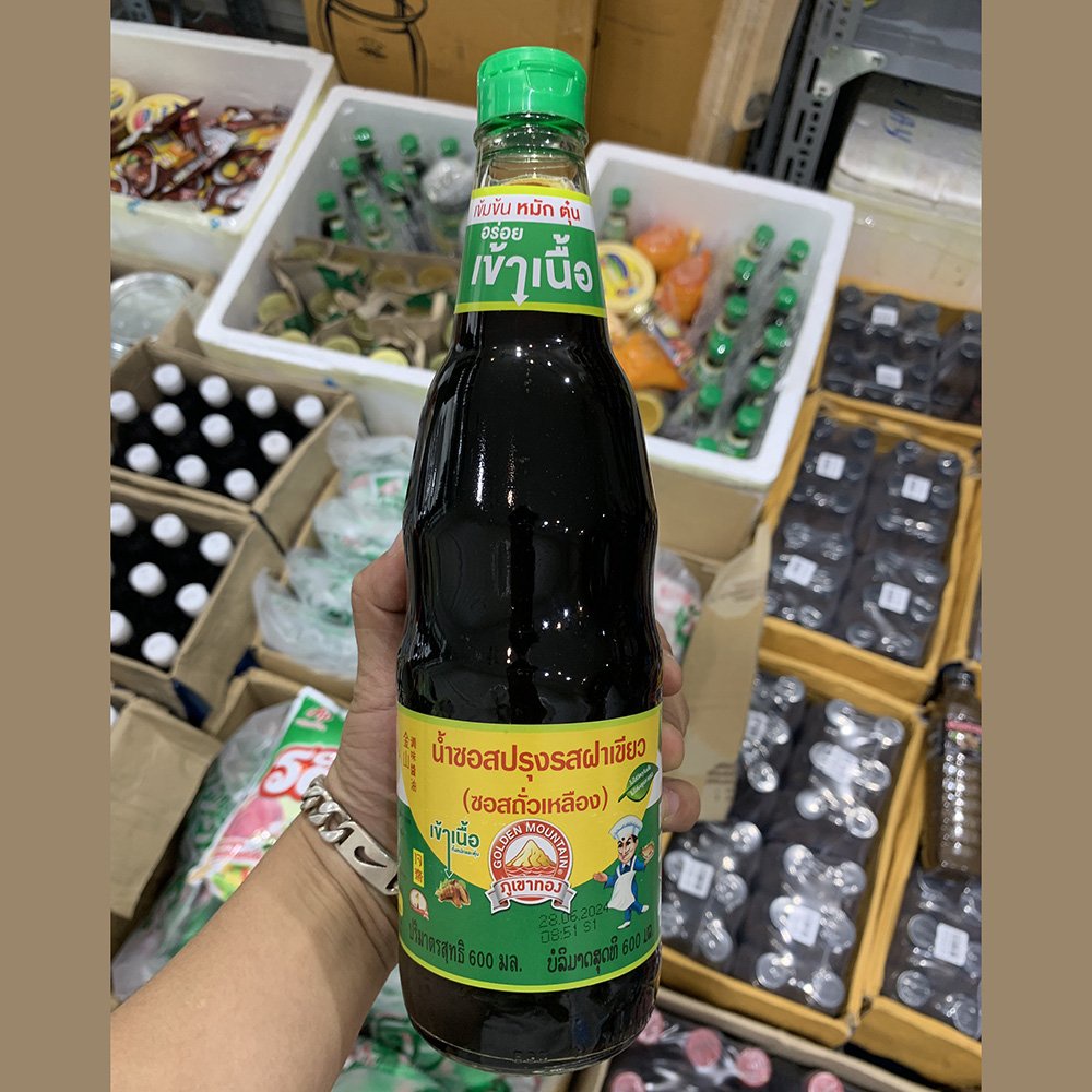 Nước tương nắp xanh Golden Moutain