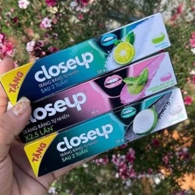 Kem đánh răng Close Up 30g rất tiện để túi mang đi du lịch