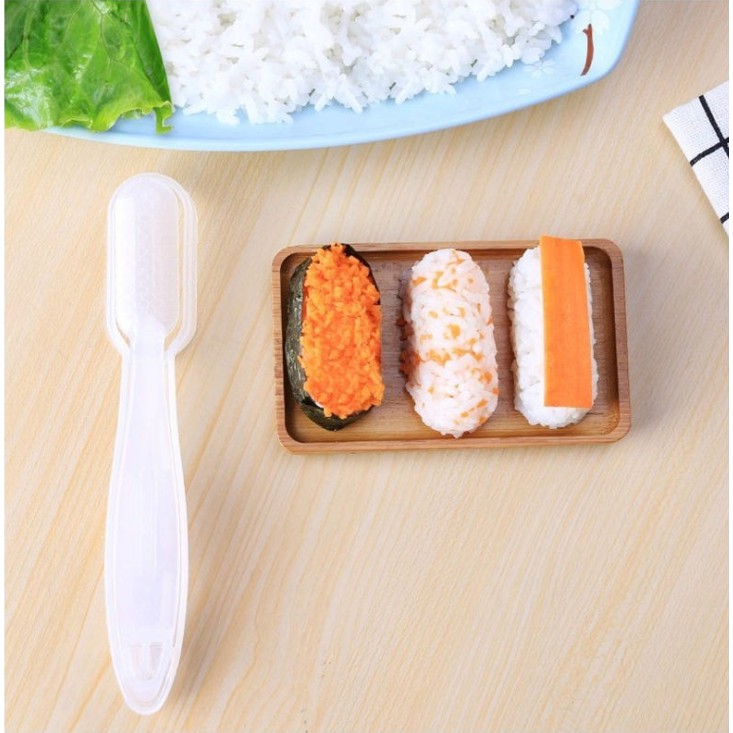 Khuôn Làm Cơm Nắm Sushi Có Tay Cầm Tiện Dụng