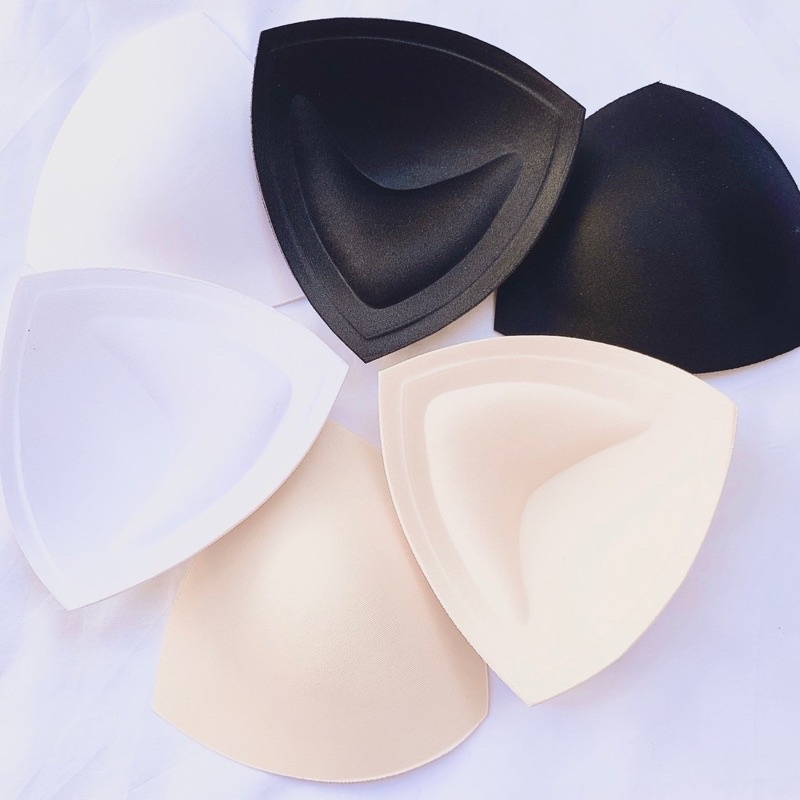 Một đôi miếng đệm bra hình tam giác M2
