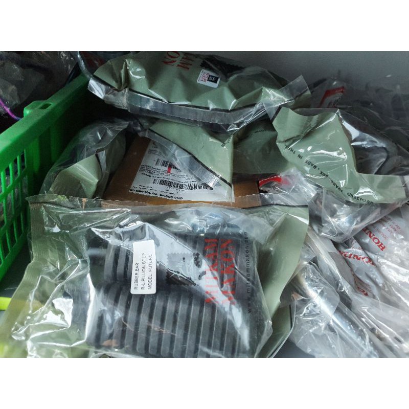 Cao su gác chân trước cho xe Super Dream