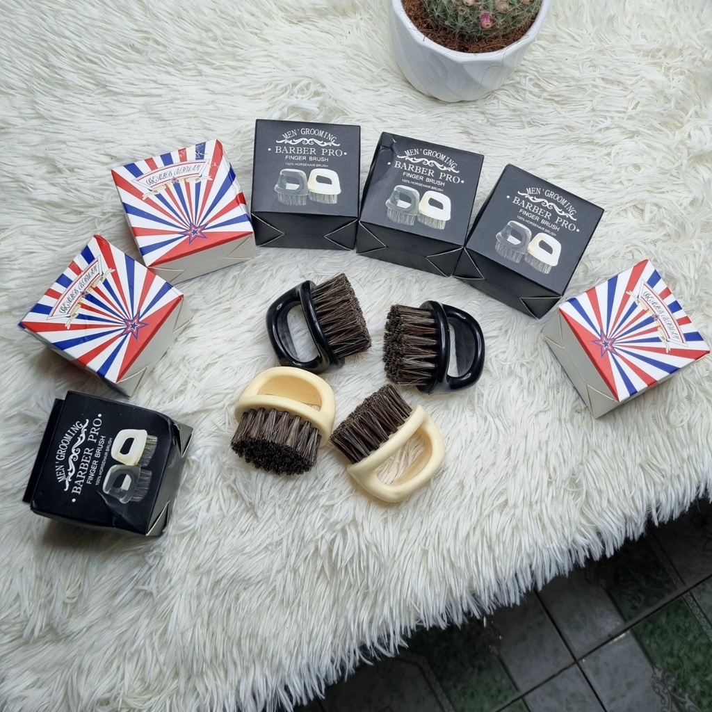Cọ phủi tóc xỏ ngón barber