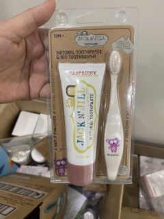Set bàn chải + kem đánh răng jack'' jill Úc