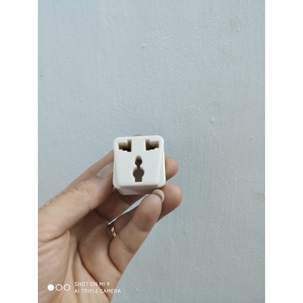Ổ cắm chuyển đổi 3 chân sang 2 chân giắc 3 chạc sang 2 chấu phích cắm nguồn 220V