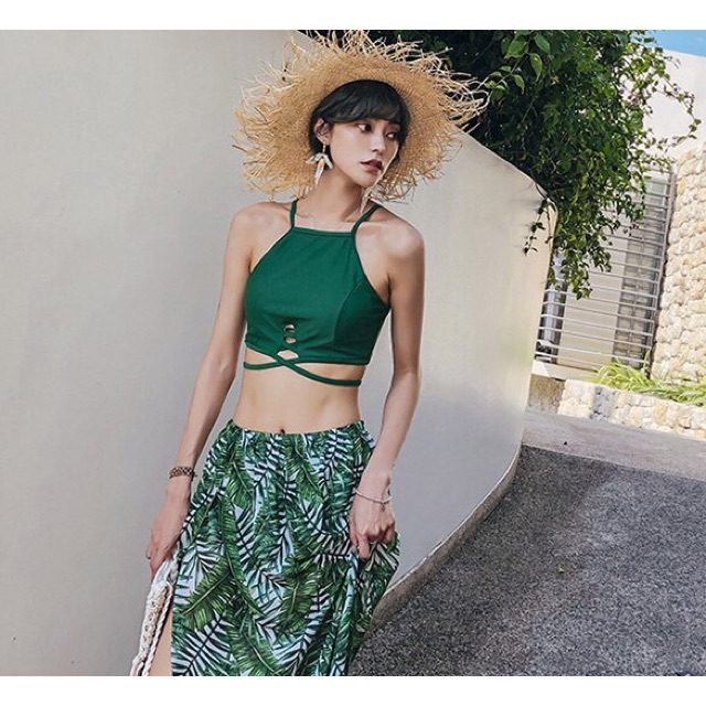 Set Bikini đi biển kèm váy khoác ngoài. Hàng quảng châu chất đẹp có đệm áo bên trong. Set 3 chi tiết nhé ce mặc quá hott