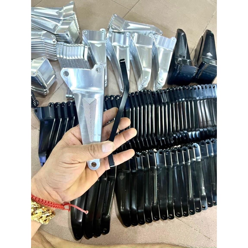 Pát/ Bas treo pô zin xe Winner X  nhôm CNC.